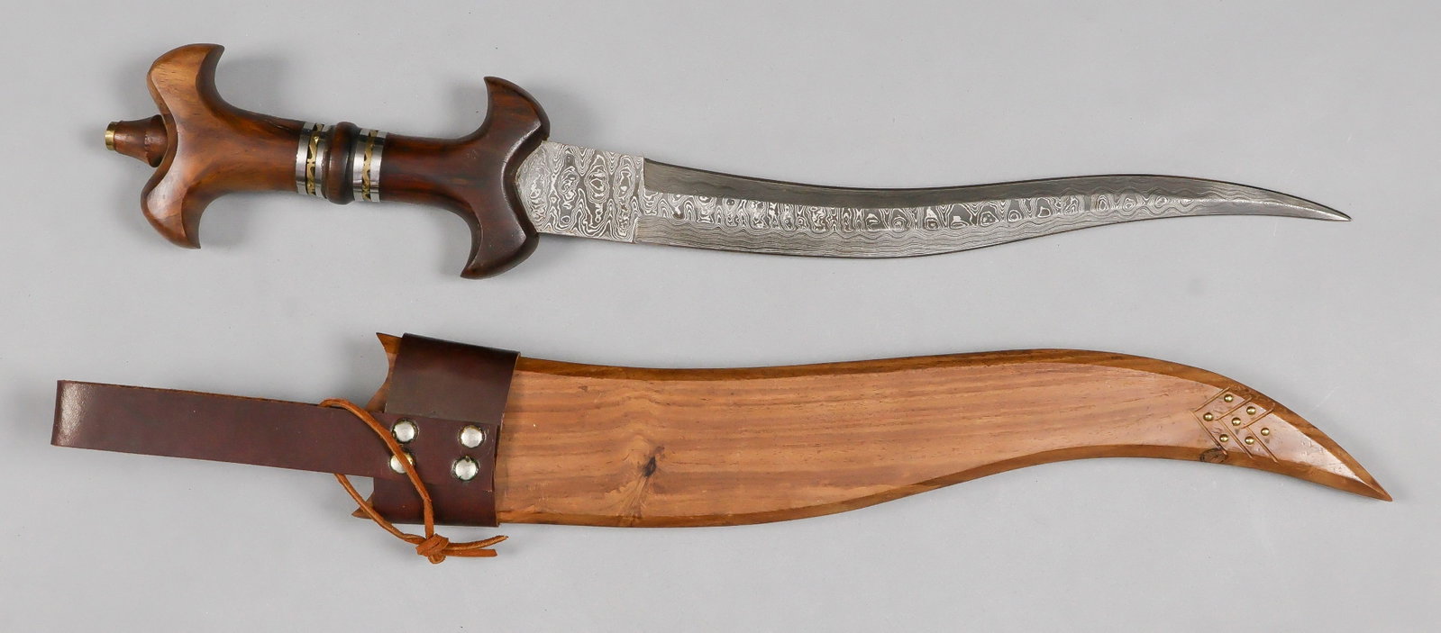 CHILANUM -STYLE DAGGER (1 of 7)