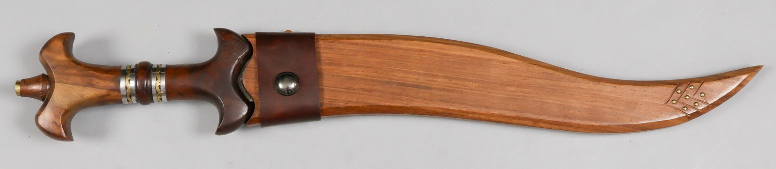 CHILANUM -STYLE DAGGER - 3
