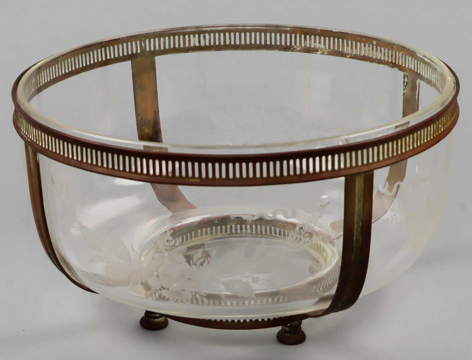 JACQUELINE KENNEDY CRYSTAL FLOWER BOWL WITH BRONZE FRAME: Jacqueline Kennedy's stepbrother was Hugh D. 'Yusha' Auchincloss III, the son of her mother’s third husband, wealthy Washington D.C. stockbroker Hugh D. Auchincloss Jr. The two became lifelong