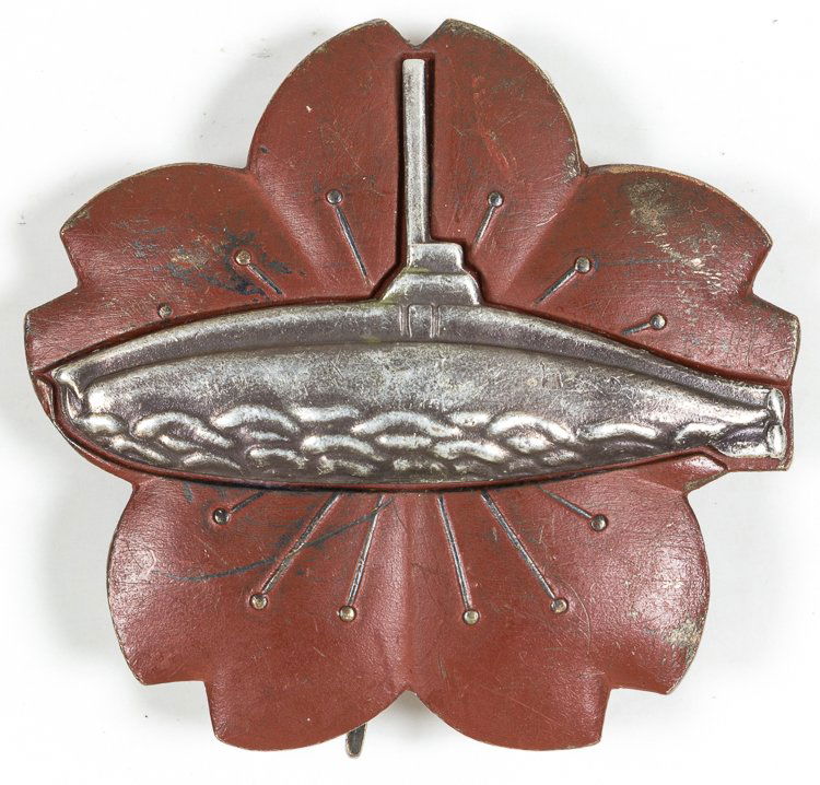 JAPANESE SUBMARINE SCHOOL BADGE (1 of 2)
