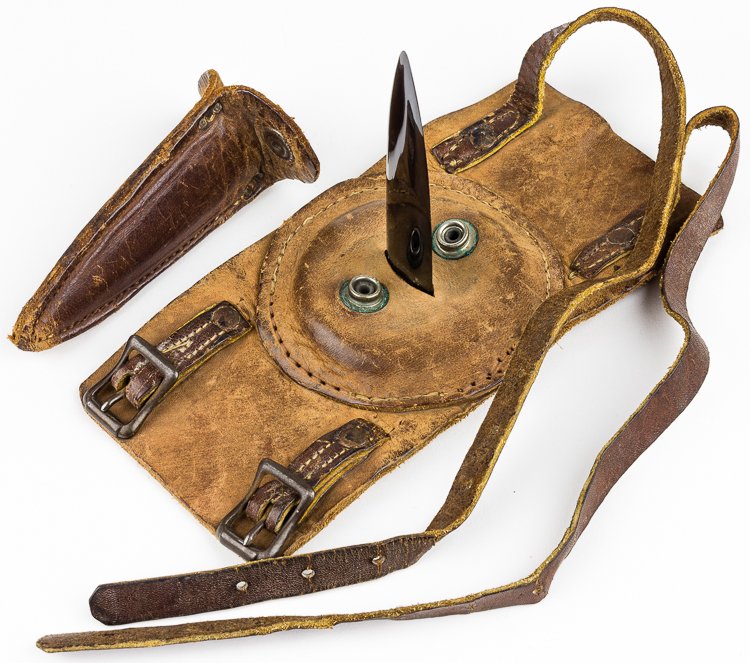 EXPERIMENTAL FIGHTING DAGGER: EXPERIMENTAL FIGHTING DAGGER Experimental World War II era fighting dagger, probably unique. This frightening weapon bears a fully-blued 3 3/4" blade with dagger-sharp point and sharpened edges. The b