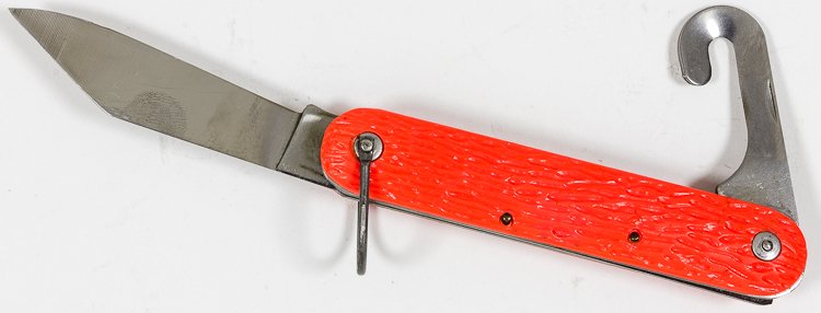 U.S.A.F. VIETNAM PILOT CAMILLUS MC-1 PARACHUTE SURVIVAL: U.S.A.F. VIETNAM PILOT CAMILLUS MC-1 PARACHUTE SURVIVAL KNIFE Scarce USAF Camillus MC-1 parachute survivor knife, spring and lock mechanism still fully operable, shroud cutter remains very sharp, no r