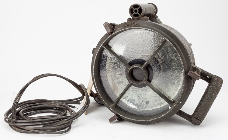 U-249 HAND-HELD SEARCHLIGHT AND MORSE LAMP - THE FIRST: U-249 HAND-HELD SEARCHLIGHT AND MORSE LAMP - THE FIRST U-BOAT TO SURRENDER AT THE END OF WORLD WAR II An terrific identified relic, portable 250 volt 100 watt Morse signaling lamp from U-249, taken fr