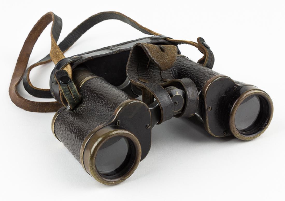 WORLD WAR I ZEISS ARTILLERYMAN'S BINOCULARS: WORLD WAR I ZEISS ARTILLERYMAN'S BINOCULARS World War I German Carl Zeiss Jena 6 x 30 binoculars, marked "Dienstglas", typically issued to German officers and artillery. This pair bearing a scale visi