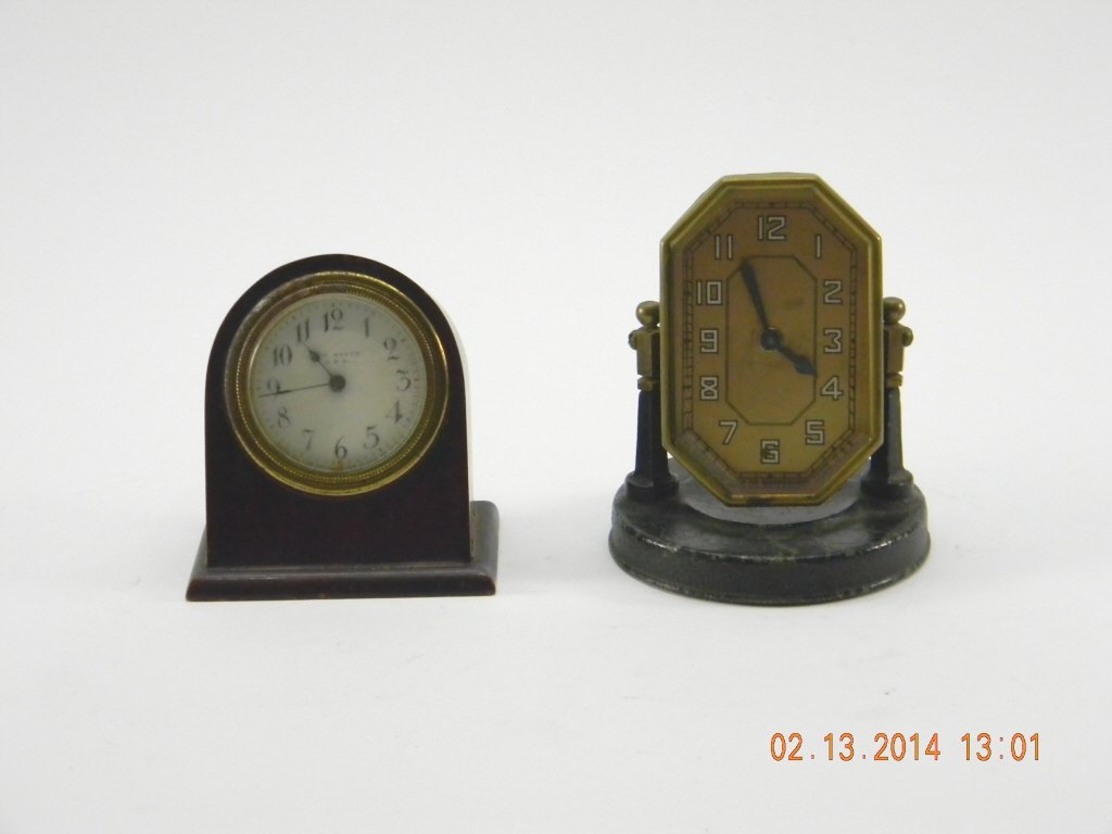 Lot of Vintage Lux & New Haven Clocks: Lot includes: The "Lux Clock", working condition, height 4.5''. A "New Haven Clock" not working, height 3.5''.