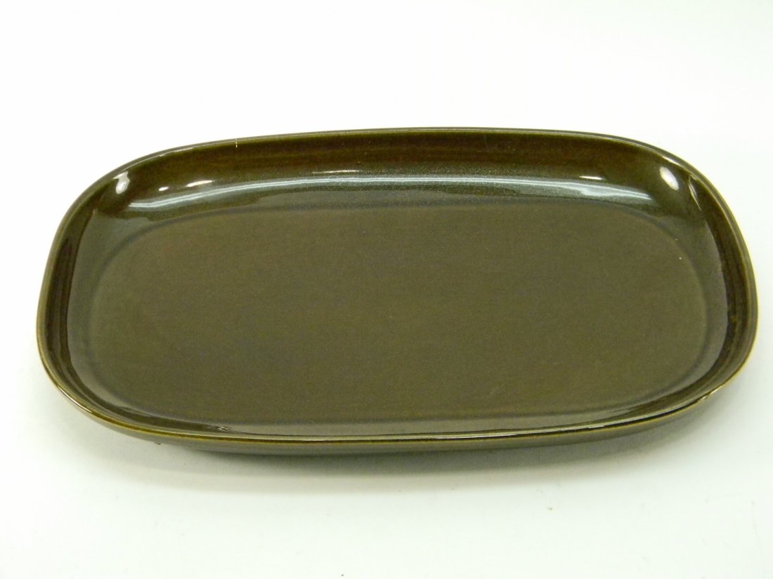 Russel Wright Brown Serving Platter: Russel Wright serving brown ceramic serving platter. Approximately 13.5'' long by 8.75'' wide