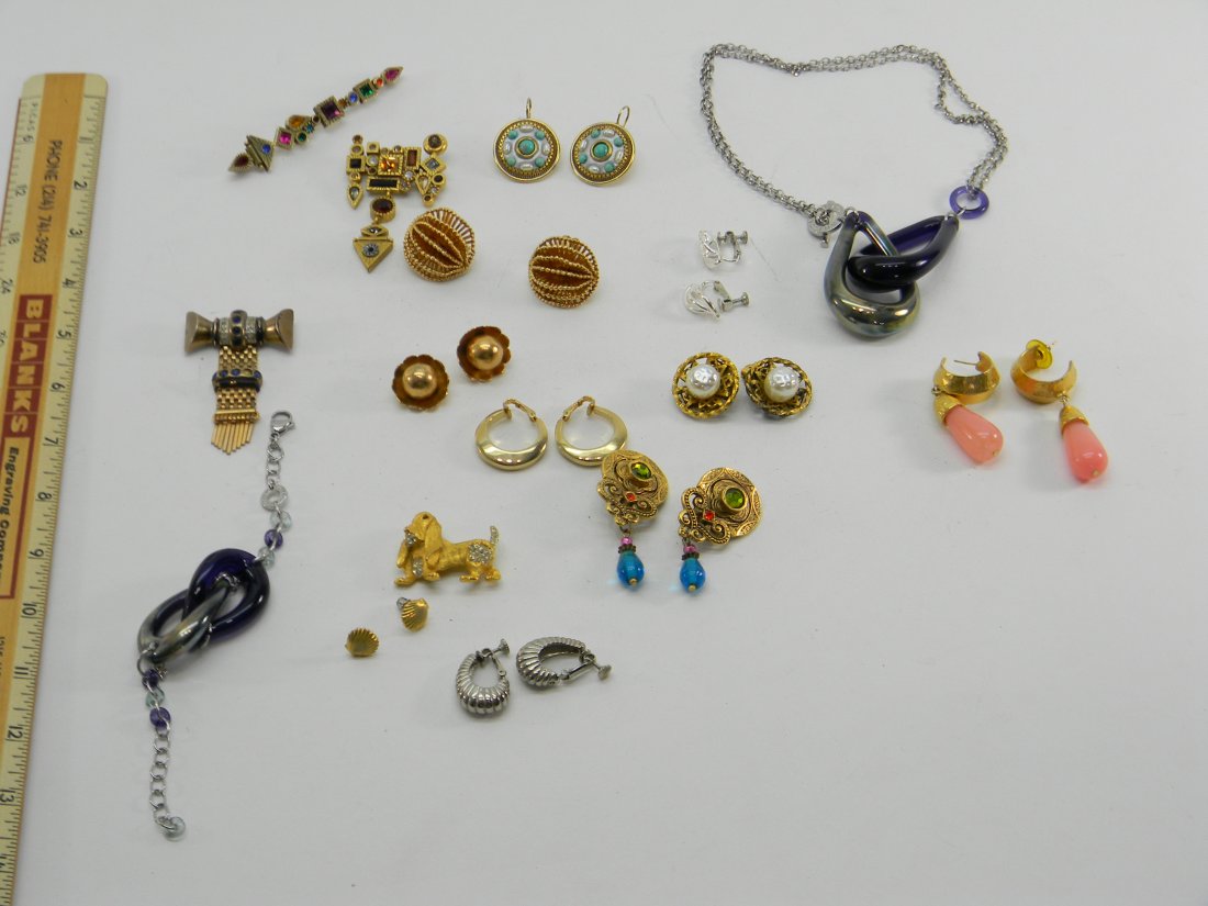 Lot of Fashion Jewelry Goldette, Boucher: Lot of: P. Locke, Bergere, Michal Golan, Goldette, Robert Rose, BSK, Jeray, Givenchy, Freirich, Napier and Kreisler. All pieces are signed. Pins, brooches, earrings, necklace