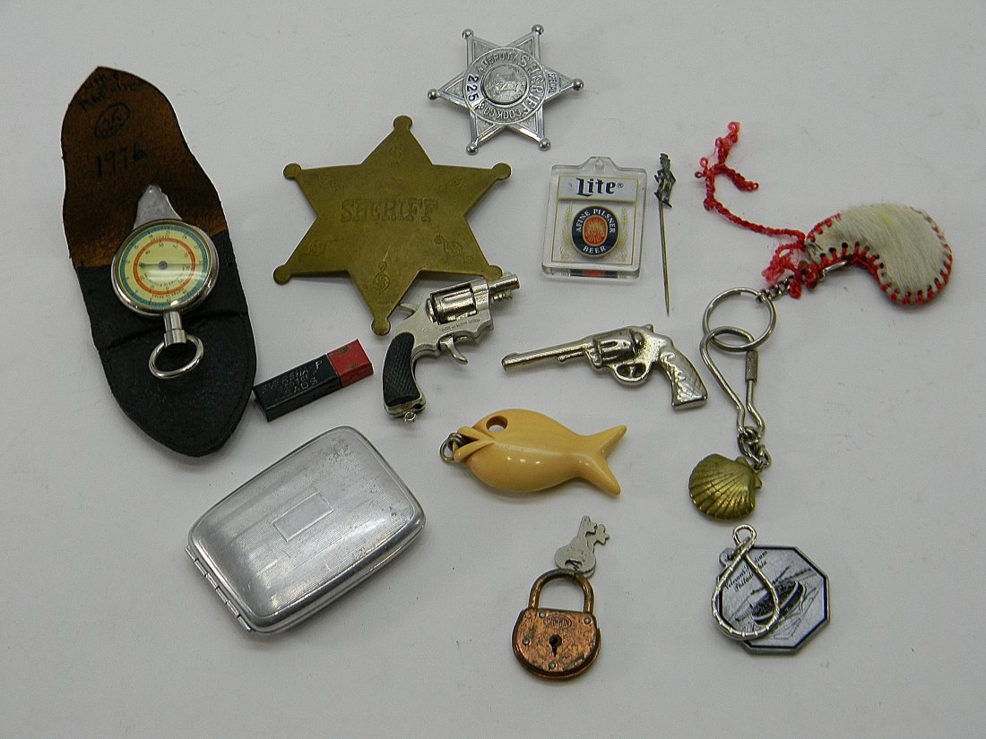 Lot of Vintage Keychains/Mini Guns/Sherff Badges: Lot of Vintage Misc. Keychains /Lighter /Badges /Miniature Guns/Guage.
