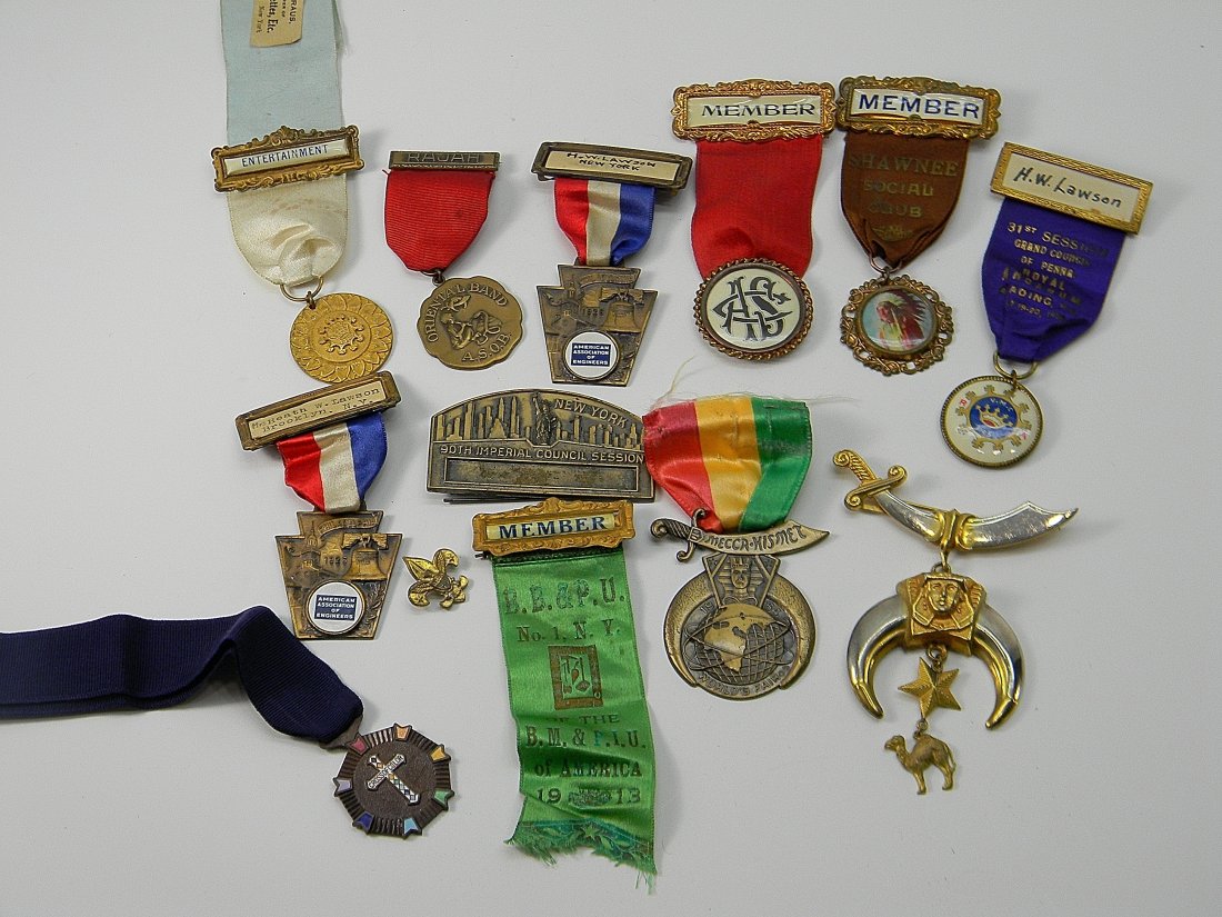 Lot of Antique Fraternal Masonic Medals: Lot of Fraternal Medals. American Association of Engineers, Worlds Fair, Shawnee Social Club Royal Arcanum Reading, PA. Rajah Oriental Band, 90th Imperial Council Session New York.