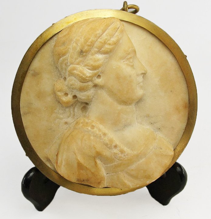 16/17th century Marble Relief Carving Portrait Woman: Carved round white Renaissance marble portrait relief of a woman in a custom made brass hanging frame. diameter 4 7/16 inches ( 11.5 cm )