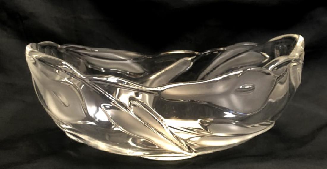 BEAUTIFUL VINTAGE CALA LILLY ETCHED BOWL: BEAUTIFUL VINTAGE CALA LILLY ETCHED BOWL/10"LX4"H MINT CONDITION