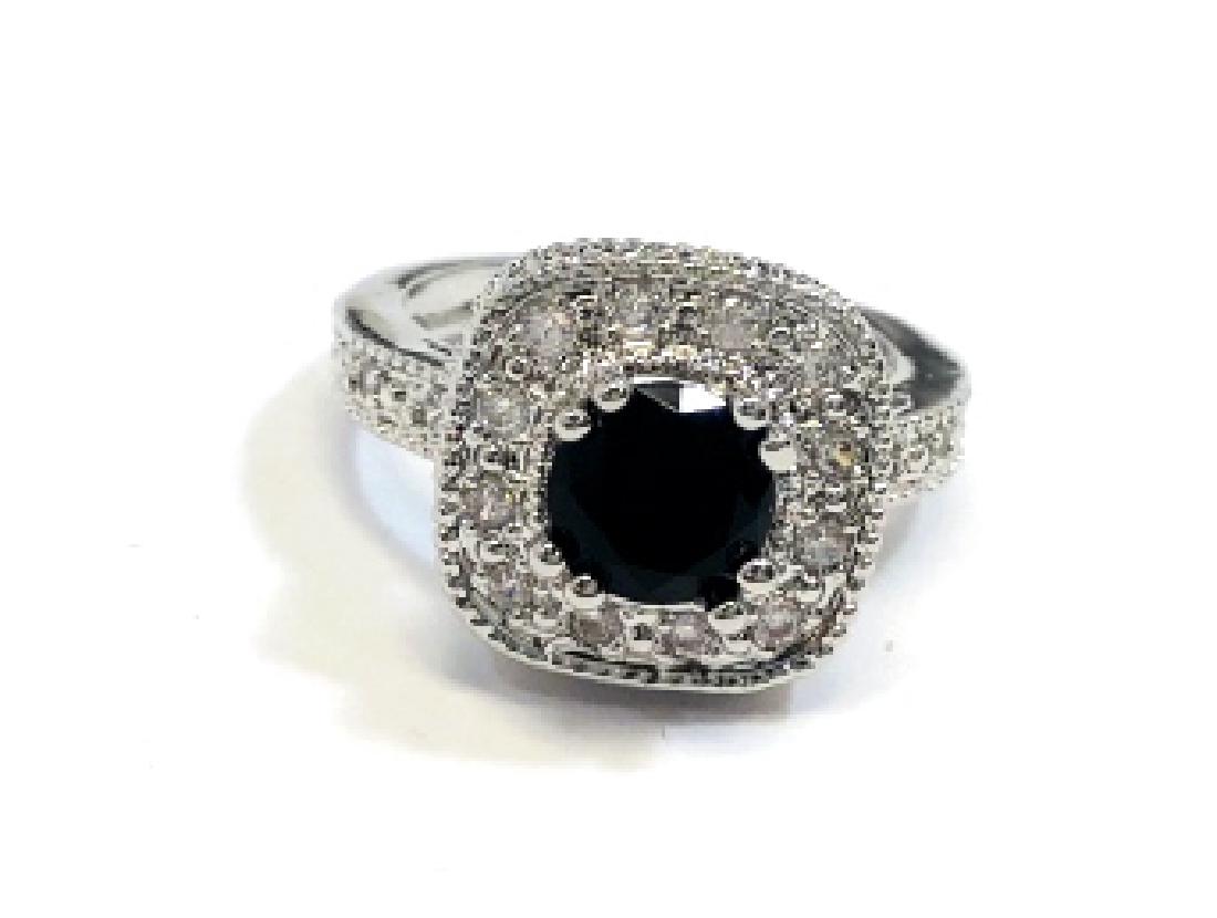 GORGEOUS 1CT BLACK SAPPHIRE SOLITAIRE ESTATE RING (1 of 1)
