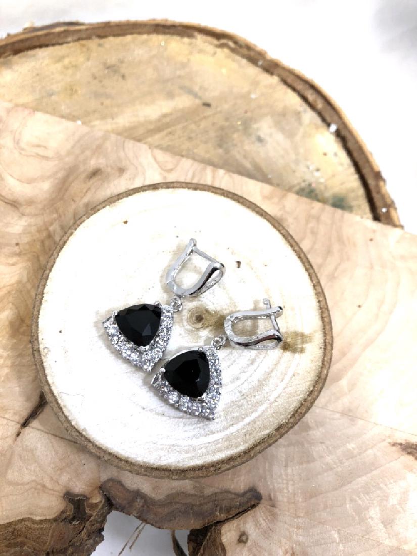 SPARKLING TRILLION CUT BLACK ONYX/WT TOPAZ ERGS (1 of 1)