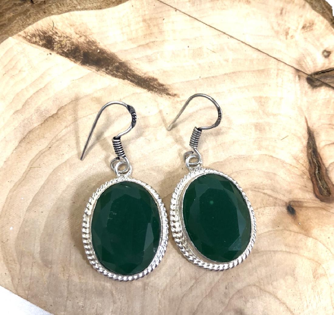 GORGEOUS FACETED NATURAL EMERALD GEMSTONE ERGS (1 of 1)