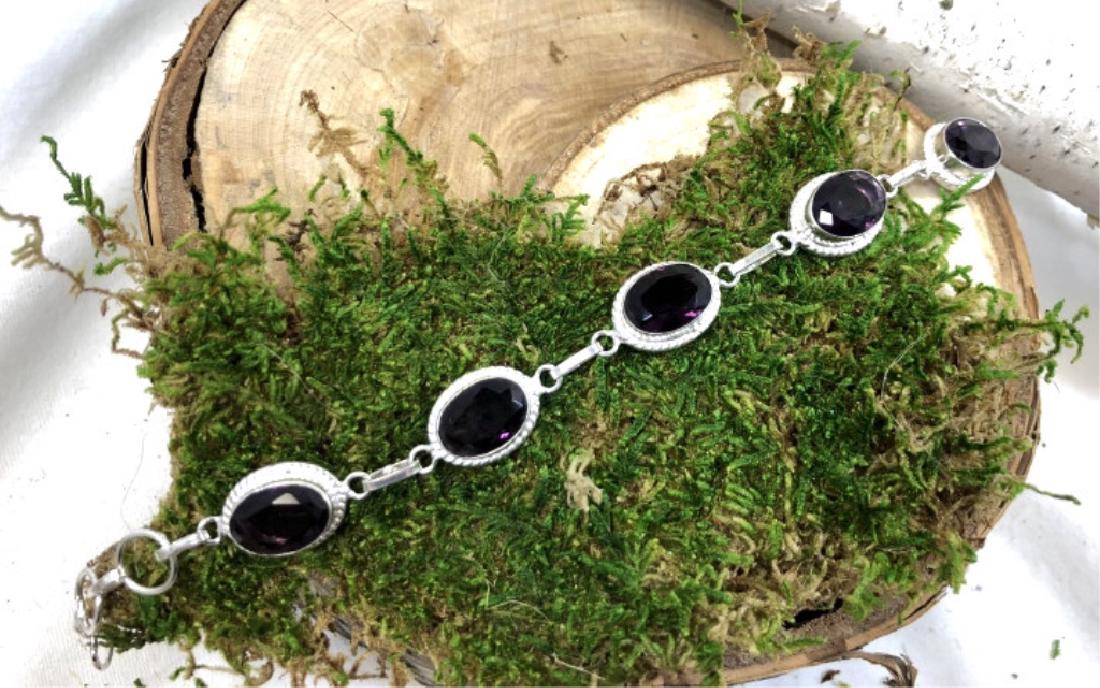 CLASSIC LAVENDAR AMETHYST OVAL GEMSTONE BRACELET (1 of 1)
