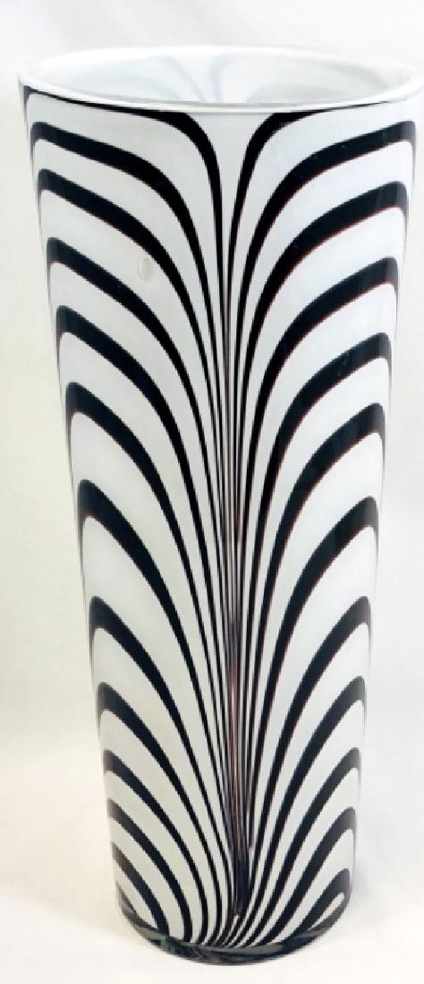 FANTASTIC MURANO PULLED LAVENDAR LINES VASE (1 of 1)