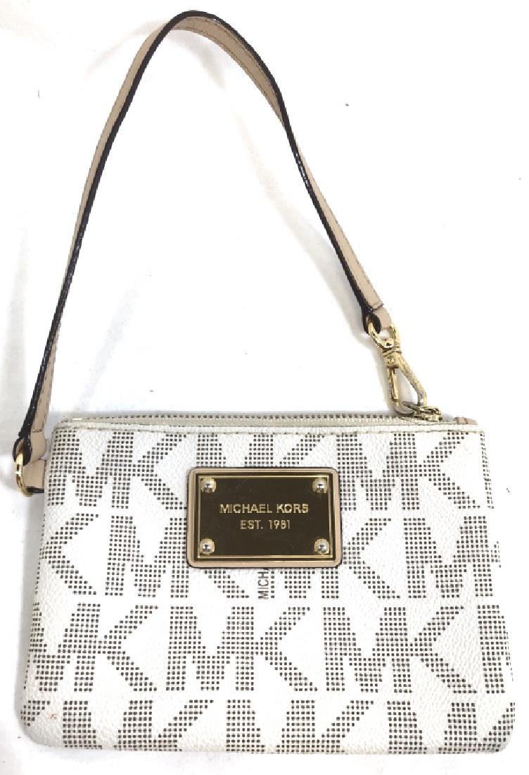 LIKE NEW MICHAEL KORS WALLET/WRISTLET (1 of 1)
