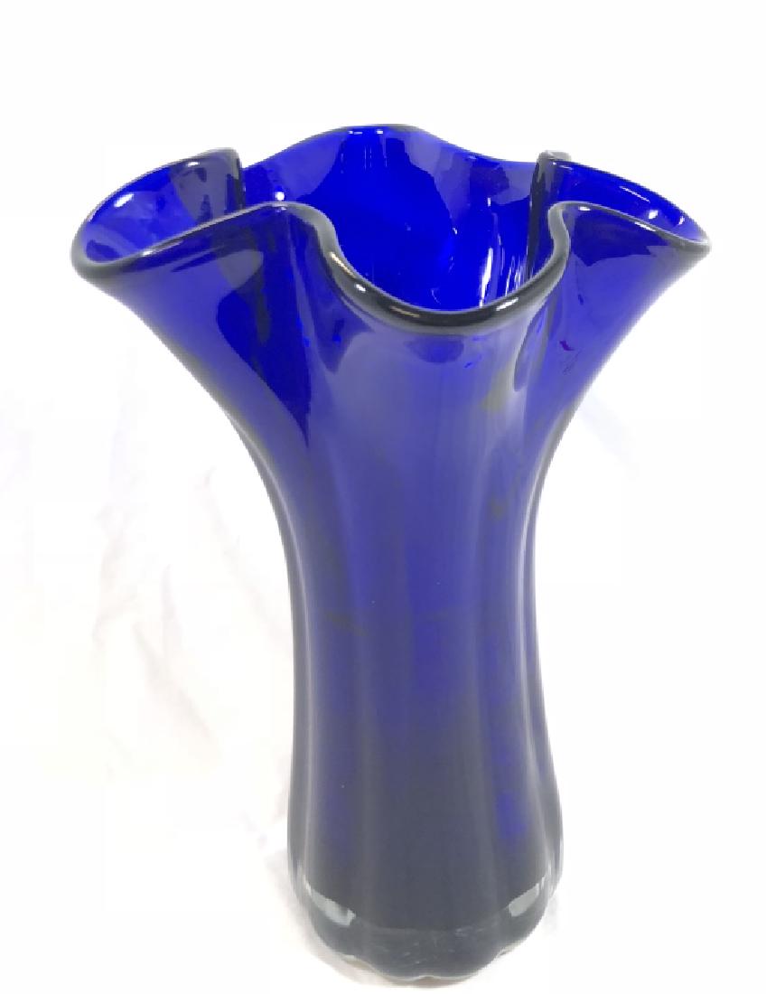 OUTSTANDING VINTAGE MURANO COBALT RUFFLE TOP VASE (1 of 1)