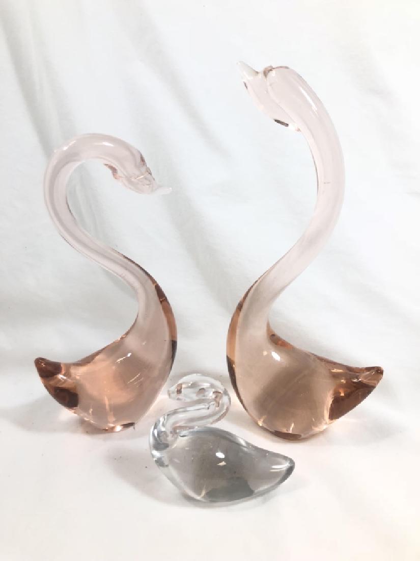 LOT OF 3 ELEGANT ART GLASS SWANS (1 of 1)
