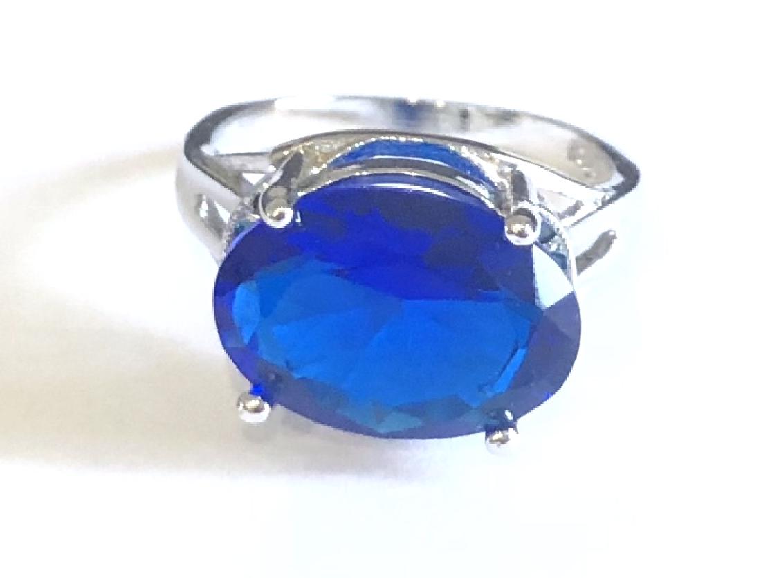 SPARKLING RAISED SETTING BBRIGHT BLUE QUARTZ RING (1 of 1)