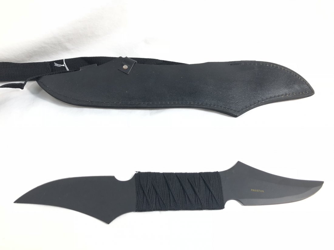 DOUBLE EDGED MACHETTE KNIFE W/LEATHER SHEATH/STRAP (1 of 1)