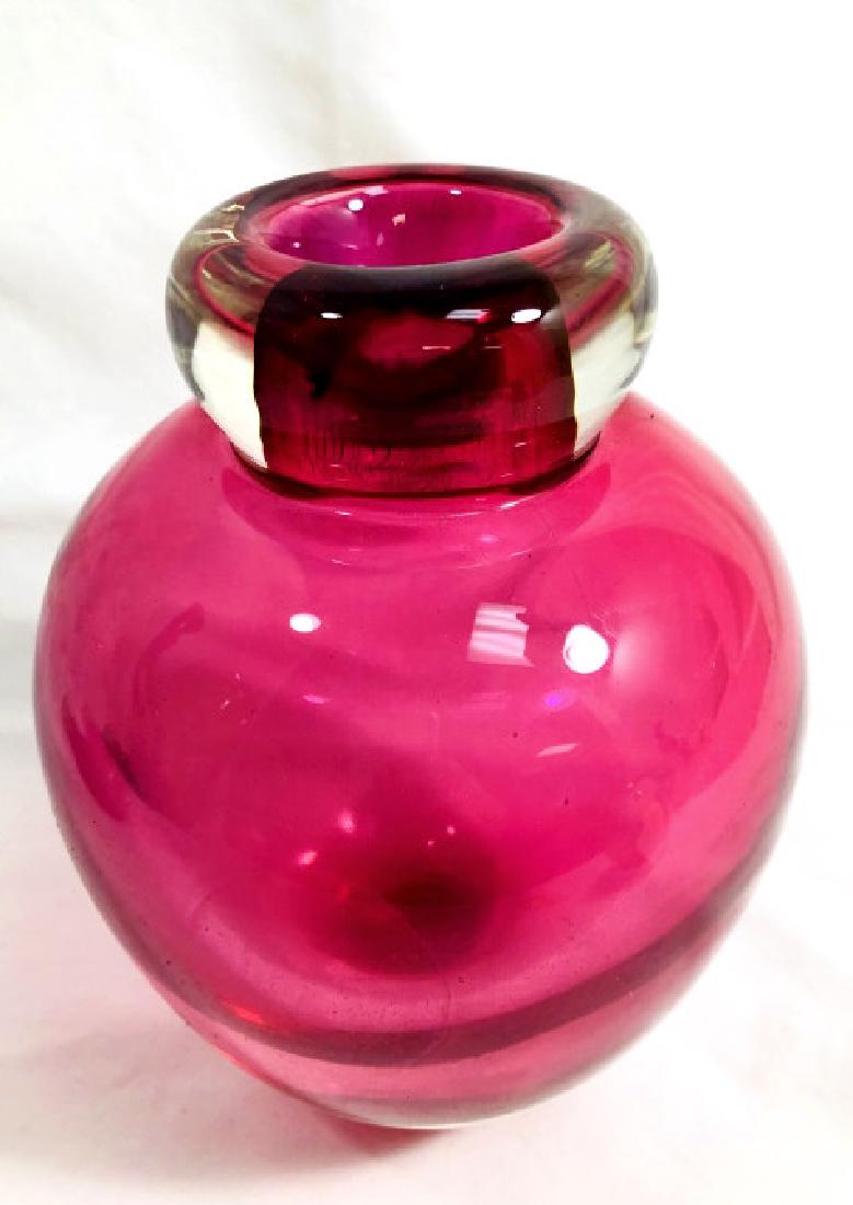 PRETTY PINK SIGNED MURANO GLASS SMALL VASE (1 of 1)