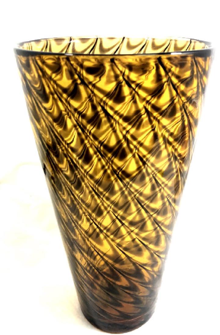 ELITE PULLED LINES NUETRAL TONE MURANO GLASS VASE (1 of 1)