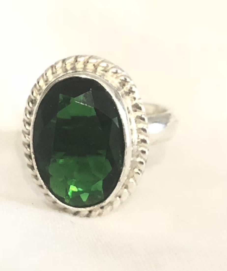 4CT FACETED EMERALD GREEN QUARTZ GEMSTONE RING (1 of 1)