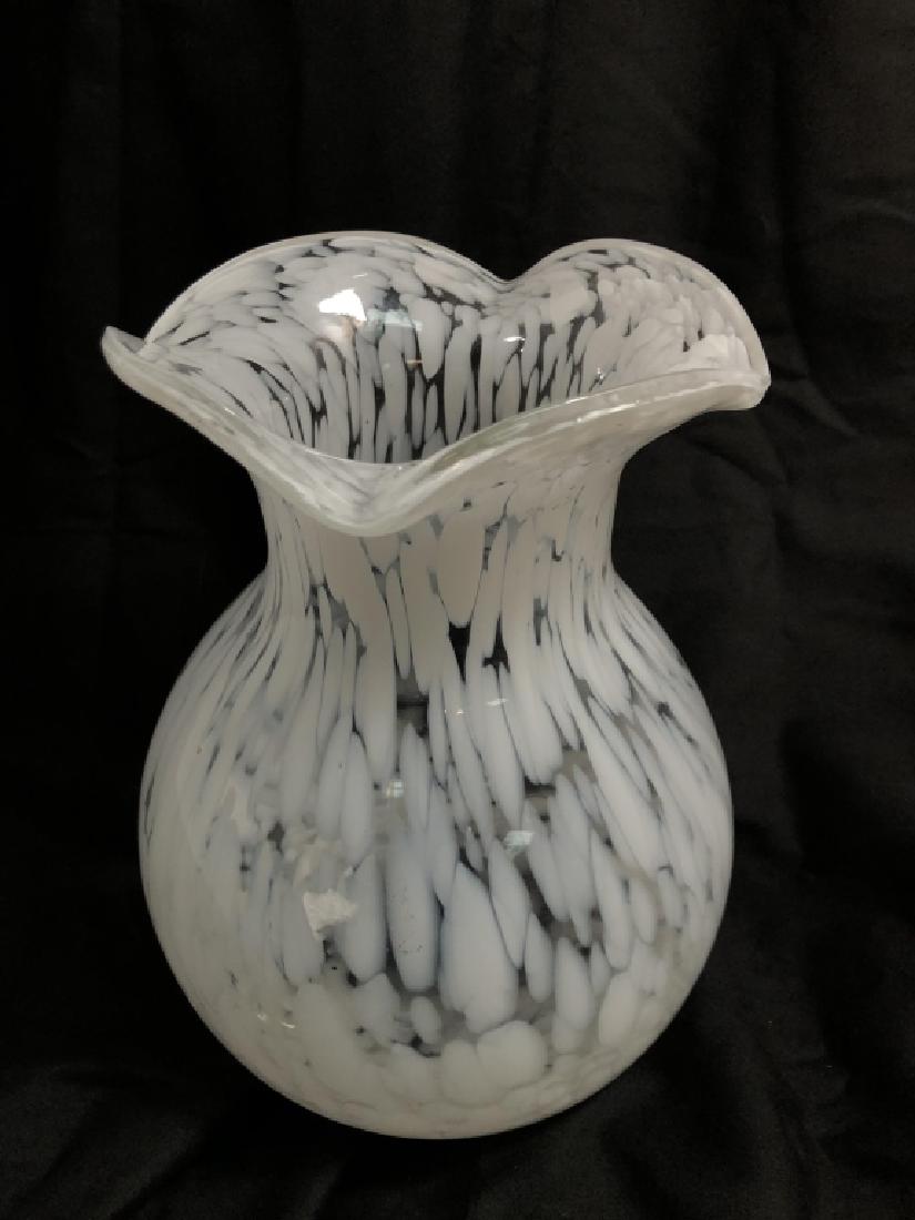 VINTAGE MURANO PEARL SPOT RUFFLE TOP GLASS VASE: 9"H MINT CONDITION