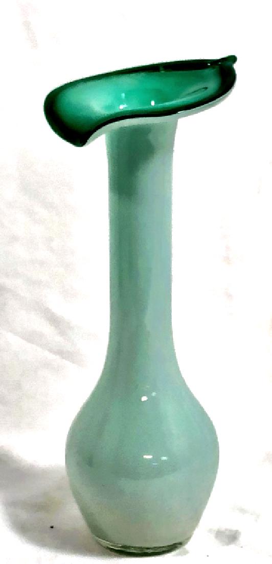 VINTAGE GREEN TO PEARL ART GLASS LILY VASE: 8"H MINT CONDITION
