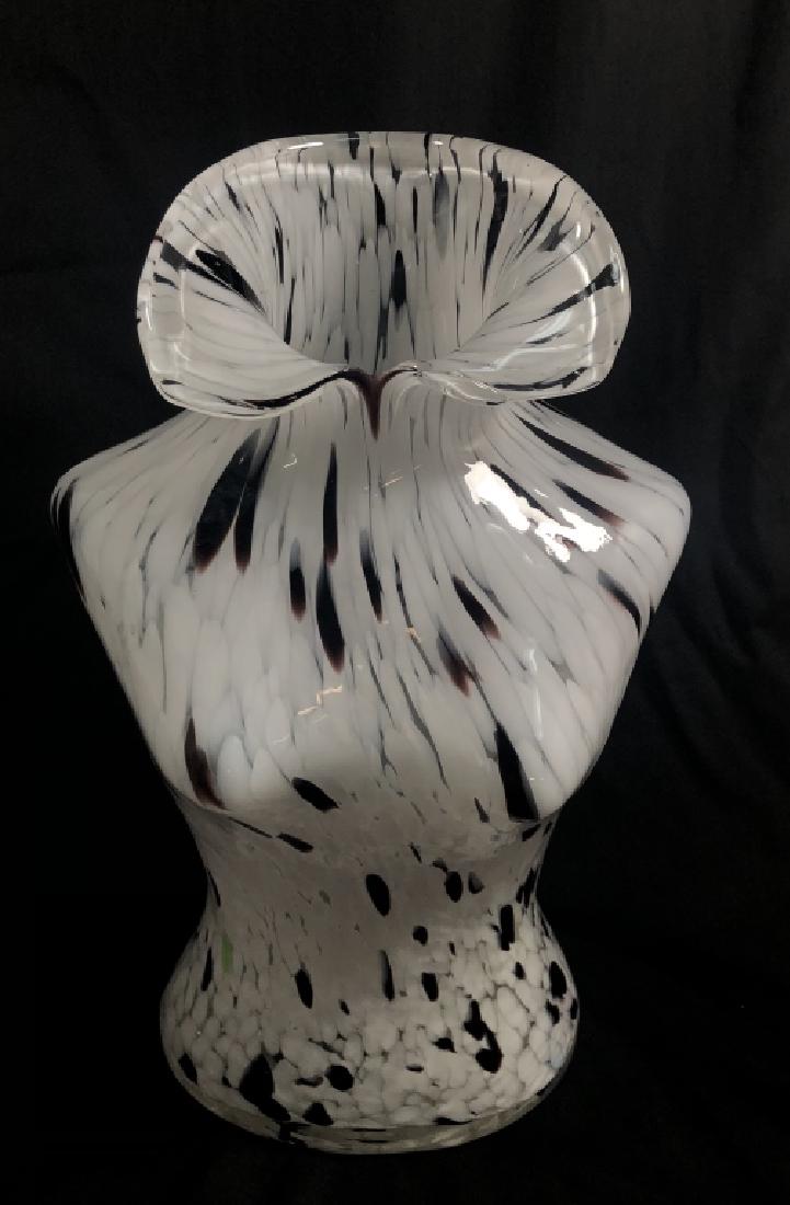 MARVELOUS MURANO PEARL/LAVENDAR SPOT BUST VASE (1 of 1)