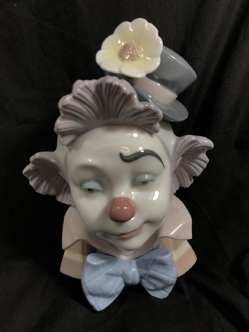 LLADRO CLOWN HEAD W/DAISY PORCELAIN FIGURINE (1 of 1)