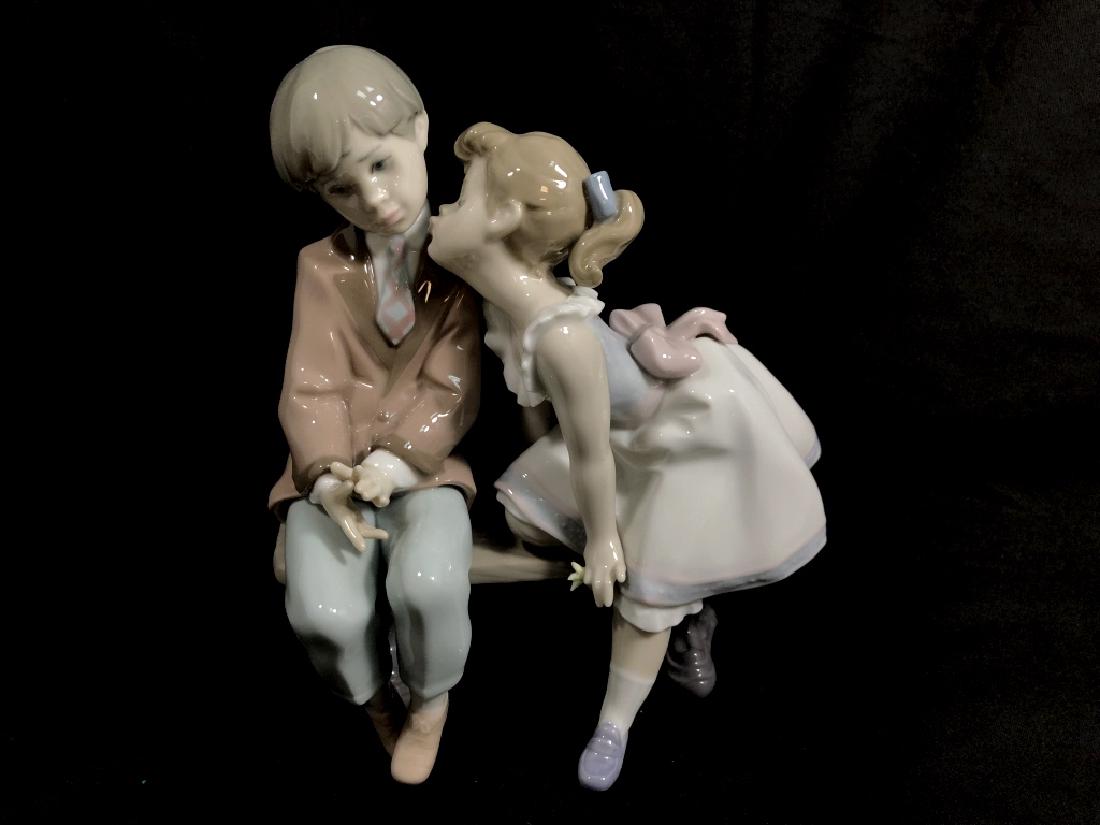 LLADRO "TEN AND GROWING" PORCELAIN FIGURINE (1 of 1)