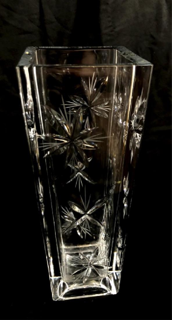 GORGOEUS VINTAGE LEAD CUT CRYSTAL BLOCK VASE (1 of 1)