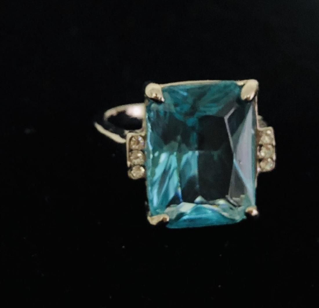STUNNING 5CT PRINCESS CUT TEAL QUARTZ COCKTAIL RING (1 of 1)