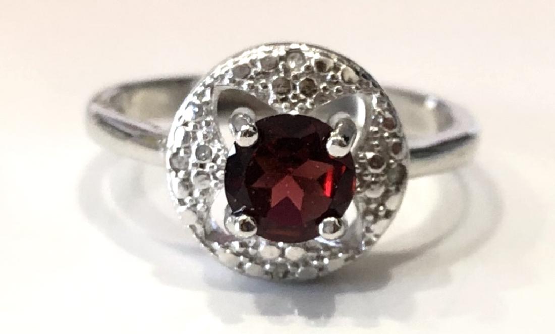 CLASSIC ROUND .25CT RED GARNET SOLITAIRE RING: STERLING SILVER SIZE 7