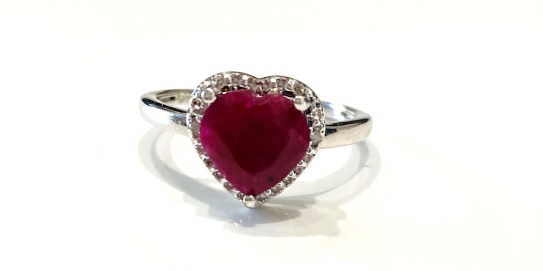 GORGEOUS RED HEART RUBY GEMSTONE STERLING RING: SIZE 7