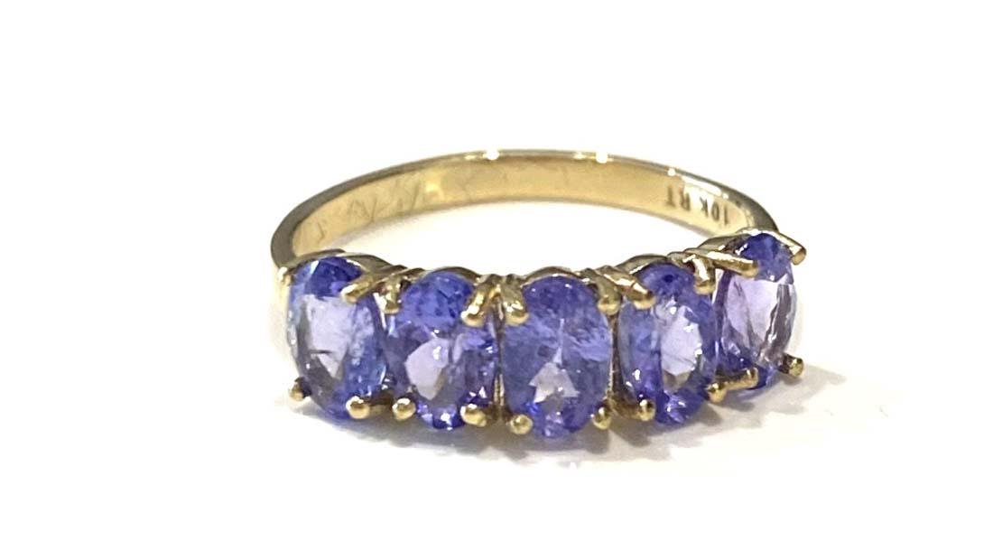 GORGEOUS 10K GOLD GENUINE TANZANITE 4CT RING: SIZE 7/10K YELLOW GOLD RING WITH GENIUNE TANZANITE GEMSTONES OVAL SET