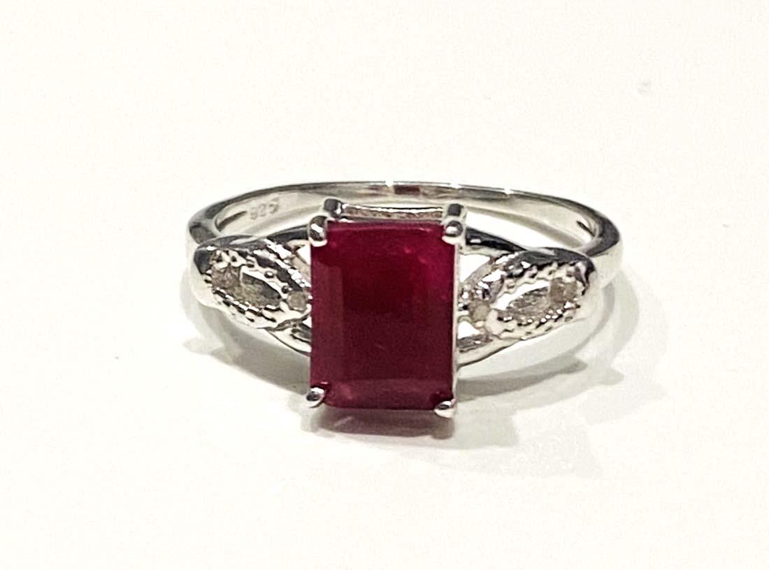 GENUINE RED RUBY GEMSTONE 2CT STERLING ESTATE RING: SIZE 7