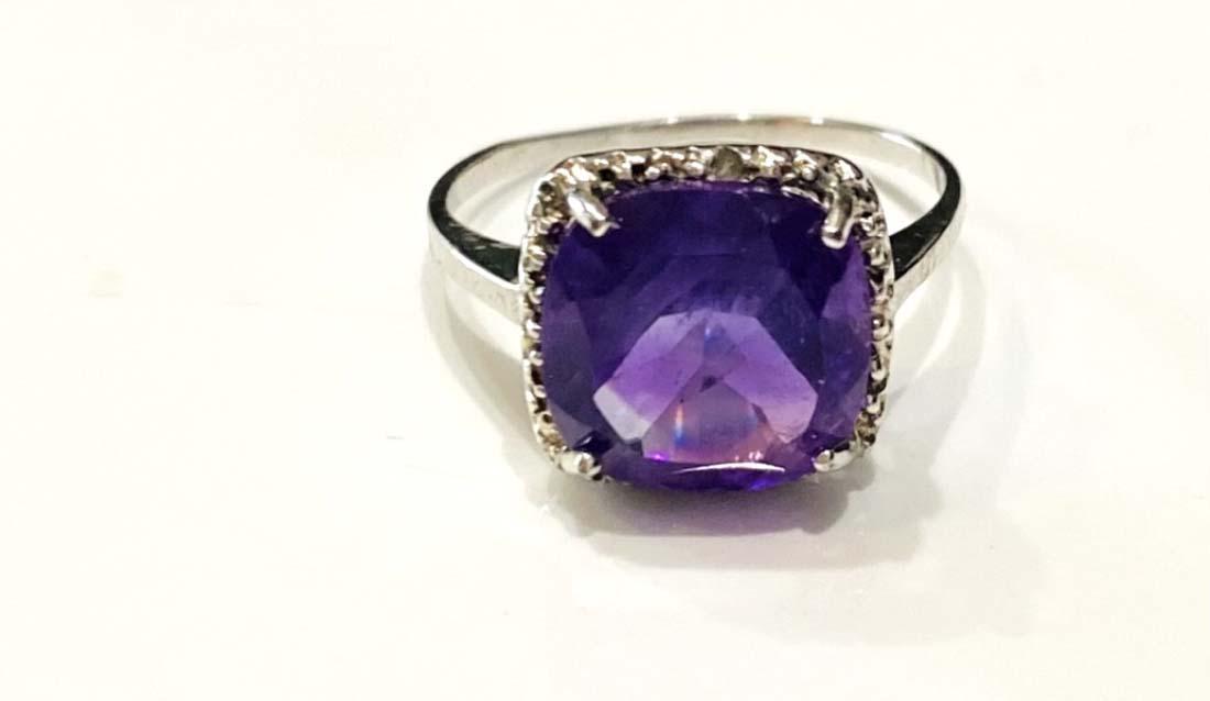 BEAUTIFUL LAVENDAR AMETHYST 4CT CUSHION CUT RING (1 of 1)