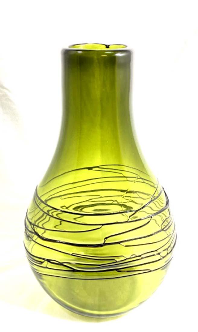 EXQUISITE MID CENTURY MODERN GREEN GLASS WRAP VASE (1 of 1)