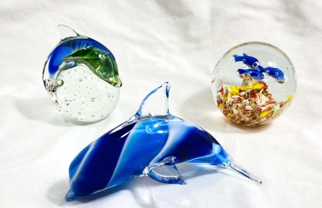 LOVELY LOT OF 3 DOLPHIN ART GLASS COLLECTIBLES: 3-5" EACH MINT CONDITION
