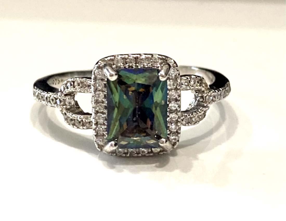 SHIMMERING MYSTIC TOPAZ 3CT STERLING SILVER RING (1 of 1)