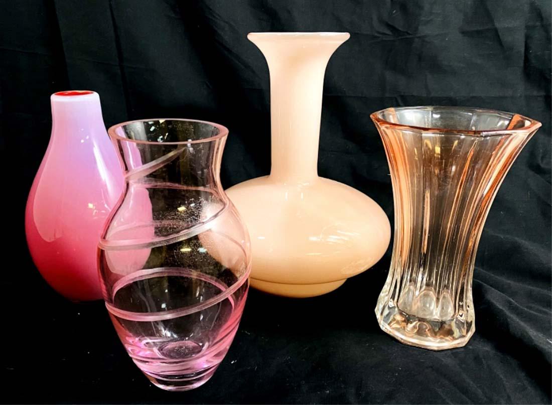 LOT OF 4 BEAUTIFUL VINTAGE PINK ART GLASS VASES (1 of 1)
