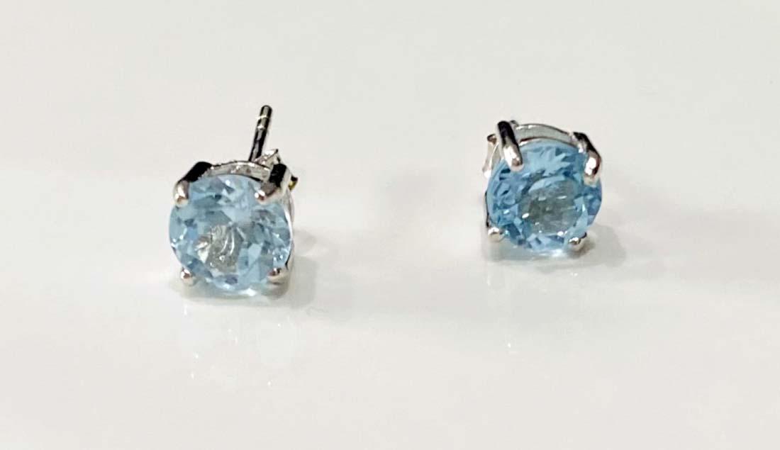 STUNNING BLUE TOPAZ 1CT ROUND STERLING EARRINGS (1 of 1)