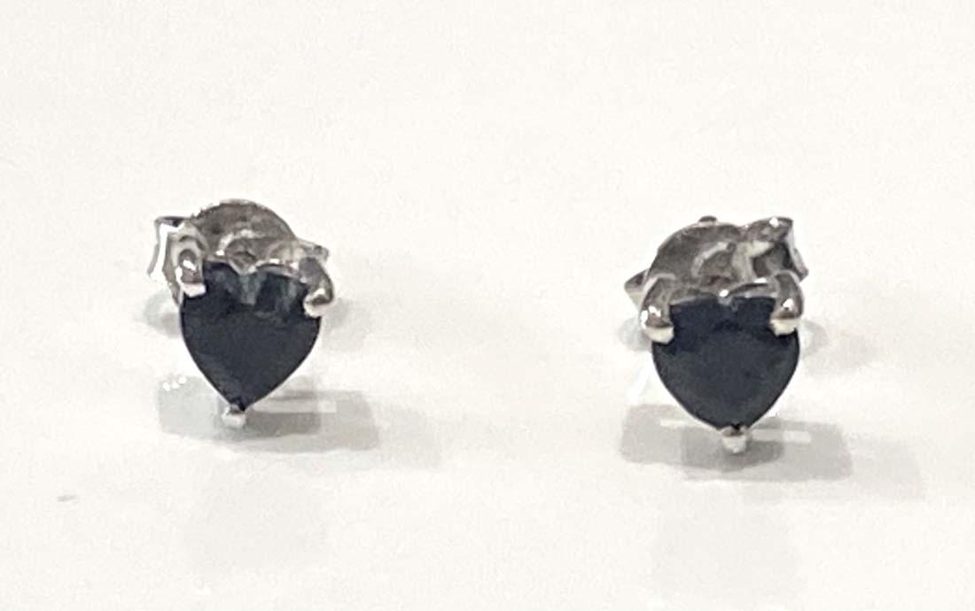 1CT GENUINE BLACK SAPPHIRE HEART SET SOLITAIRE EARRINGS (1 of 1)