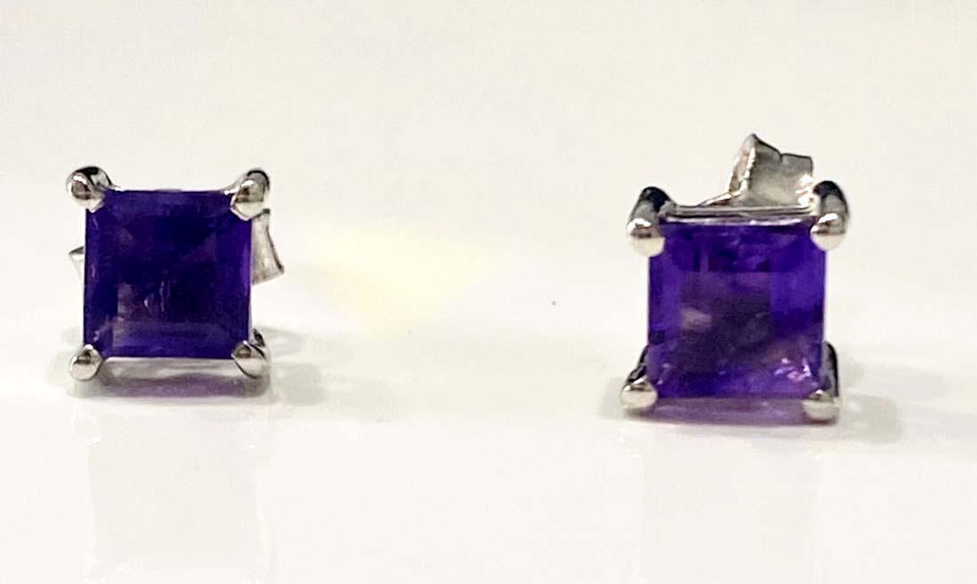 STUNNING 2CT LAVENDER AMETHYST PRINCESS CUT EARRINGS (1 of 1)