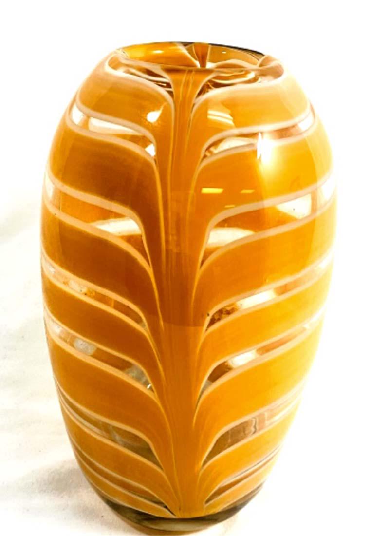 STUNNING ORANGE/WHITE PULLED FEATHER MURANO VASE (1 of 1)