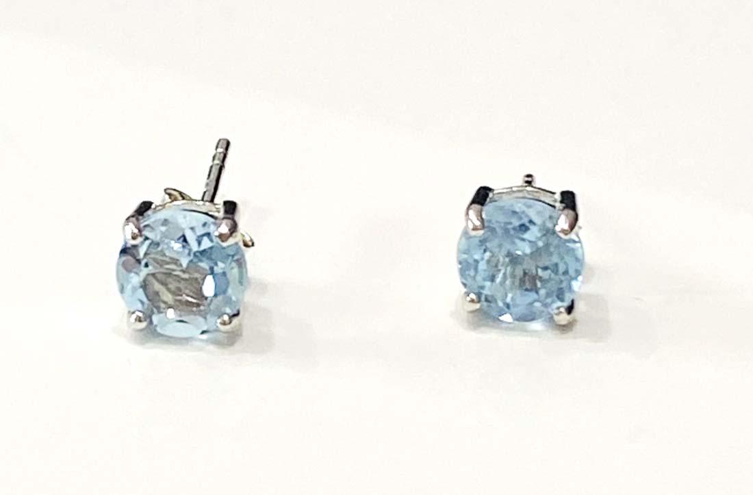 BRILLIANT BLUE TOPAZ 1CT SOLITAIRE EARRINGS (1 of 1)