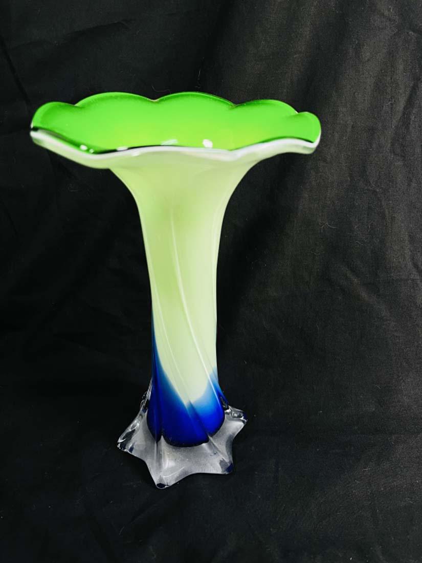 MID CENTURY GREEN TO BLUE ART GLASS VASE (1 of 1)